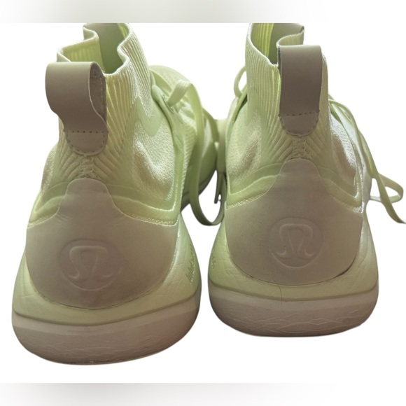Lululemon Chargefeel Mid Womens
Workout Shoe
Elixir / Alpine White - Picture 6 of 8